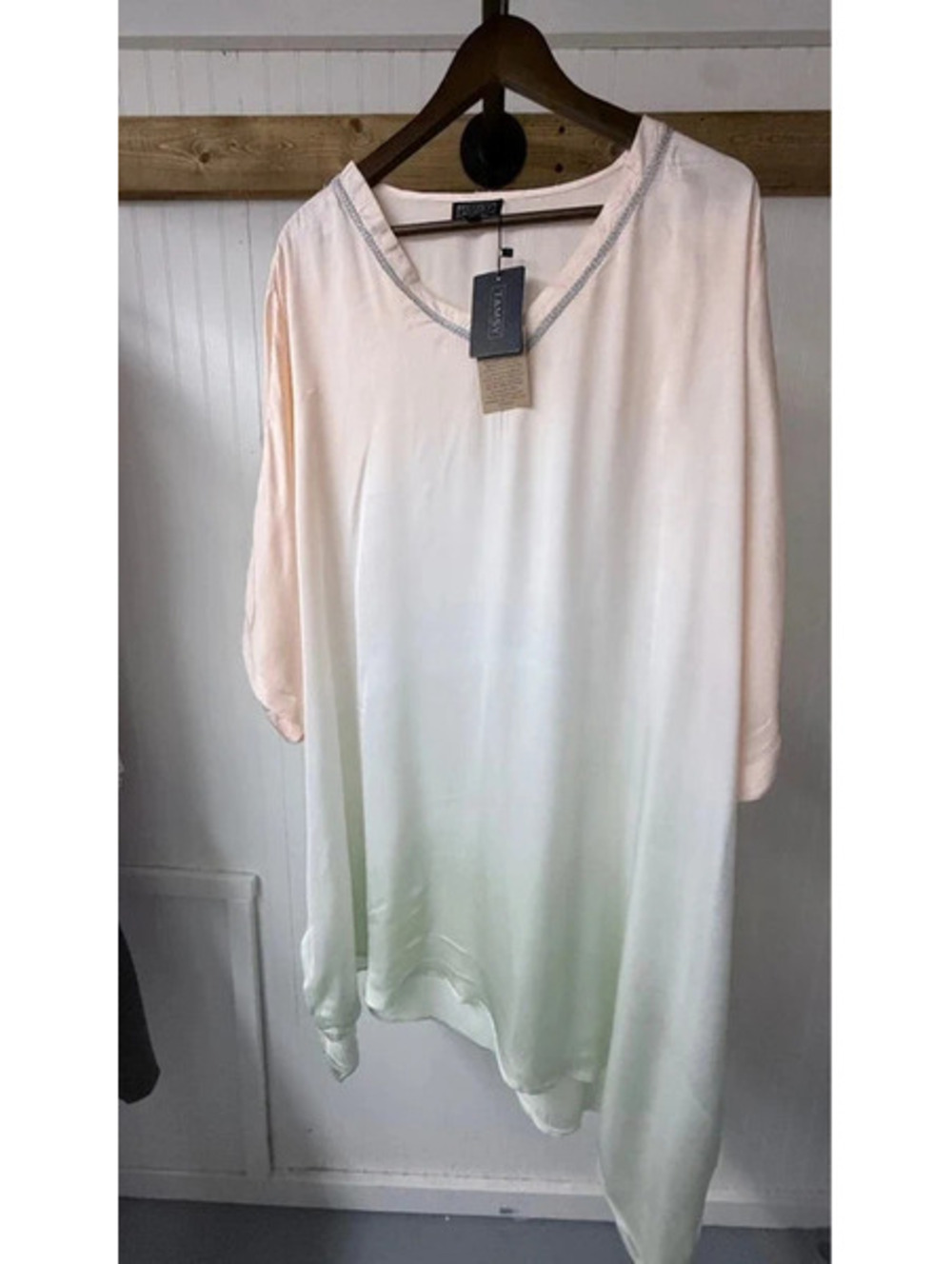 Tamsy peach and light green ombre V-neck tunic embellished collar new one size